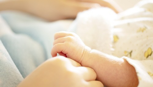 엄마와 아기 손.[연합뉴스]